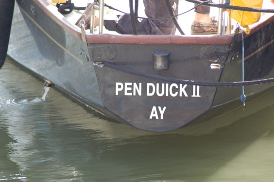 Pen Duick II à quai près ancienne capitainerie