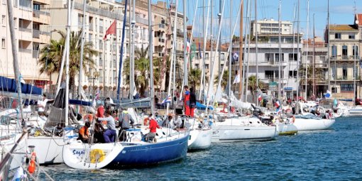 Près de Perpignan. 80 tonnes de sable, paillotes… Cette ville va se  transformer en plage