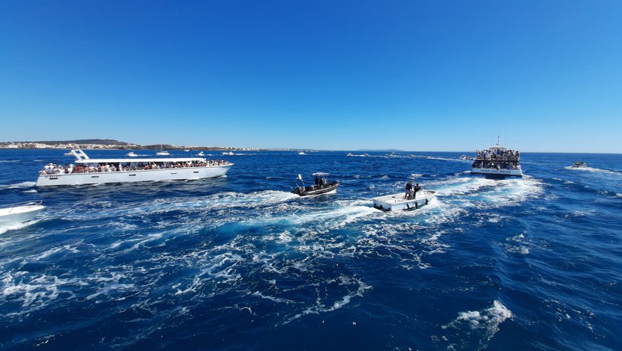 Un récif artificiel immergé au large du Cap d'Agde, des rochers