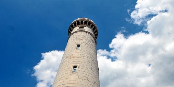 le-phare-saint-louis-s-ouvre-a-la-visite_2037674_667x333.jpg