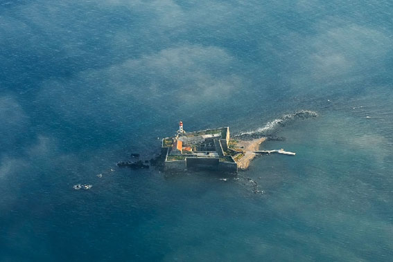 PR01041012.jpg